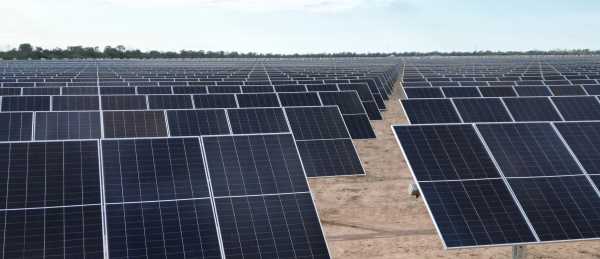 Panel solar en el Parque Solar Pampa del Infierno