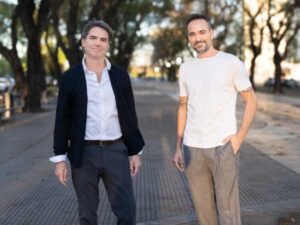 Cristian Calandria y Matías Gainza Eurnekian exterior - PH @jenniferhaslop