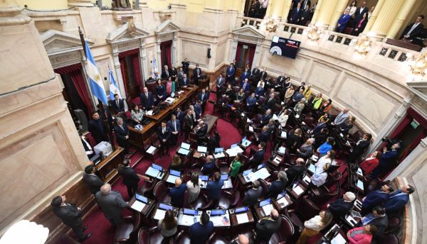 Senado votando